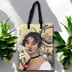 🆕🐝Trader Joe’s Bag with Artistic Design